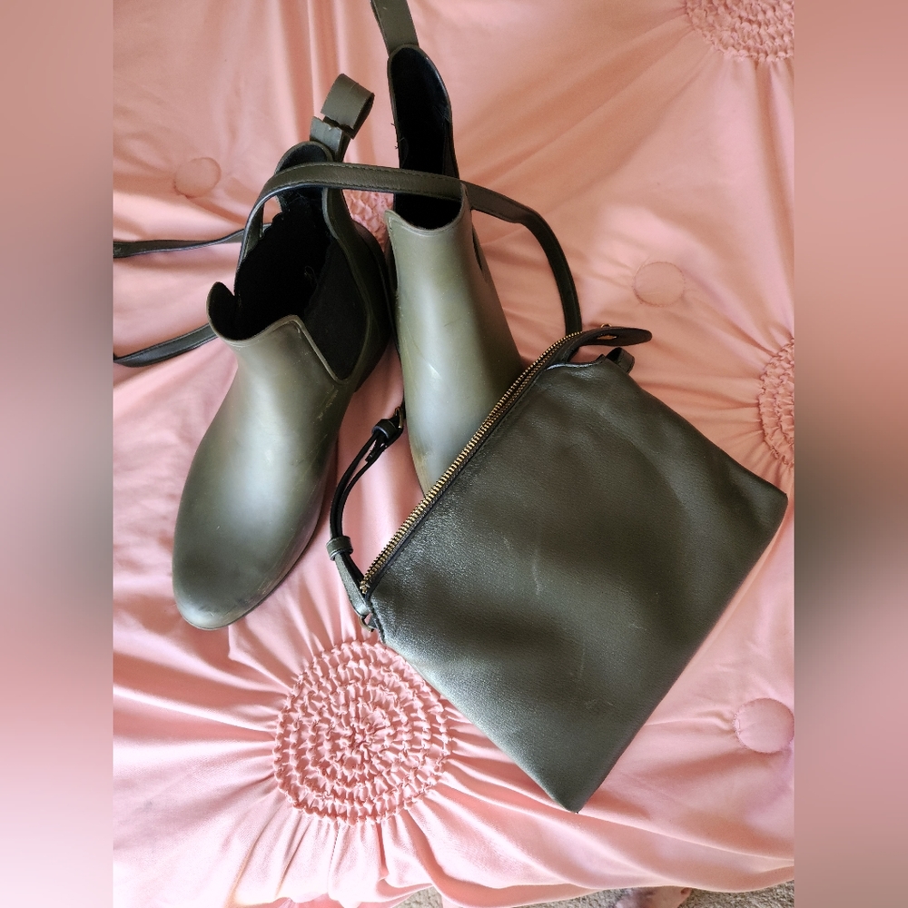 Rain boots & matching purse